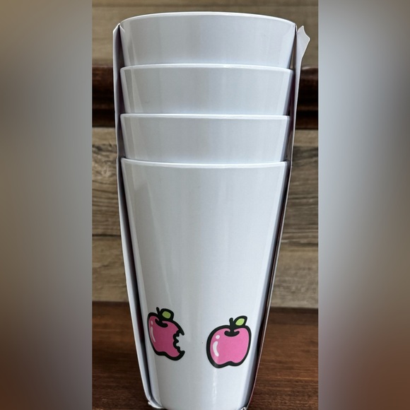 2024 Collection Hello Kitty & Apples 🍎 🎀 Set of 4 Melamine Cups - NEW - Picture 5 of 7